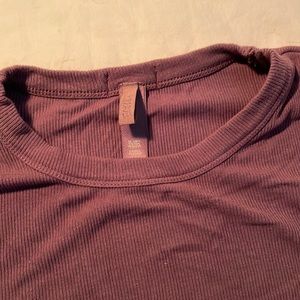 SKIMS Soft Lounge Baby Tee S in Plum EUC. This cute shirt was a little too small